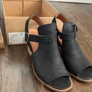 Lucky Brand Black Textured Sandals 8M